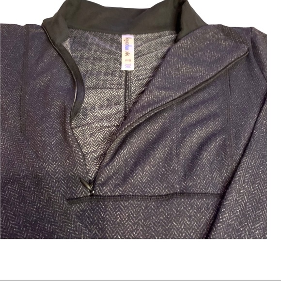 Kyodan black and gray houndstooth detail pull over  1/2 zip l/s top size small - Picture 10 of 10
